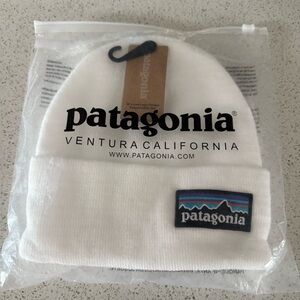 Patagonia beanie hat adult size white